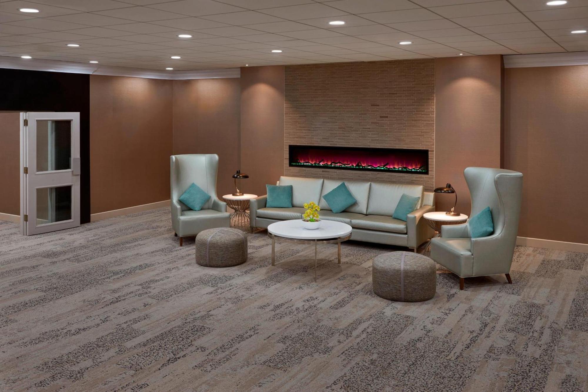 Отель Element Toronto Airport Миссиссага Экстерьер фото